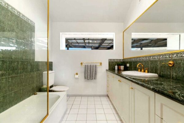 508319B3 191B 4D40 AE8F 389593922332 LALOR 2025 11 12 101037 4 1